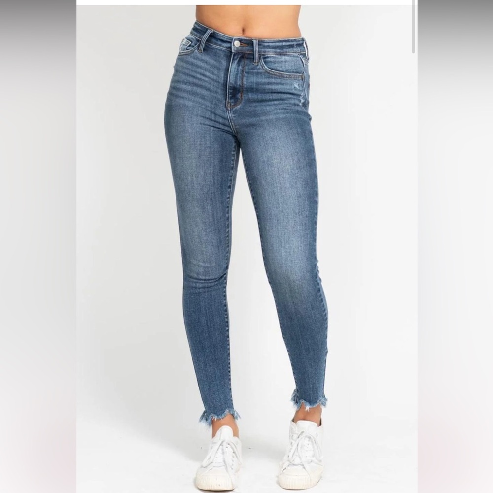 Judy Blue Skinny Fit Sz 18W Weekend Escape Denim Jeans Shark Bite Raw Hem